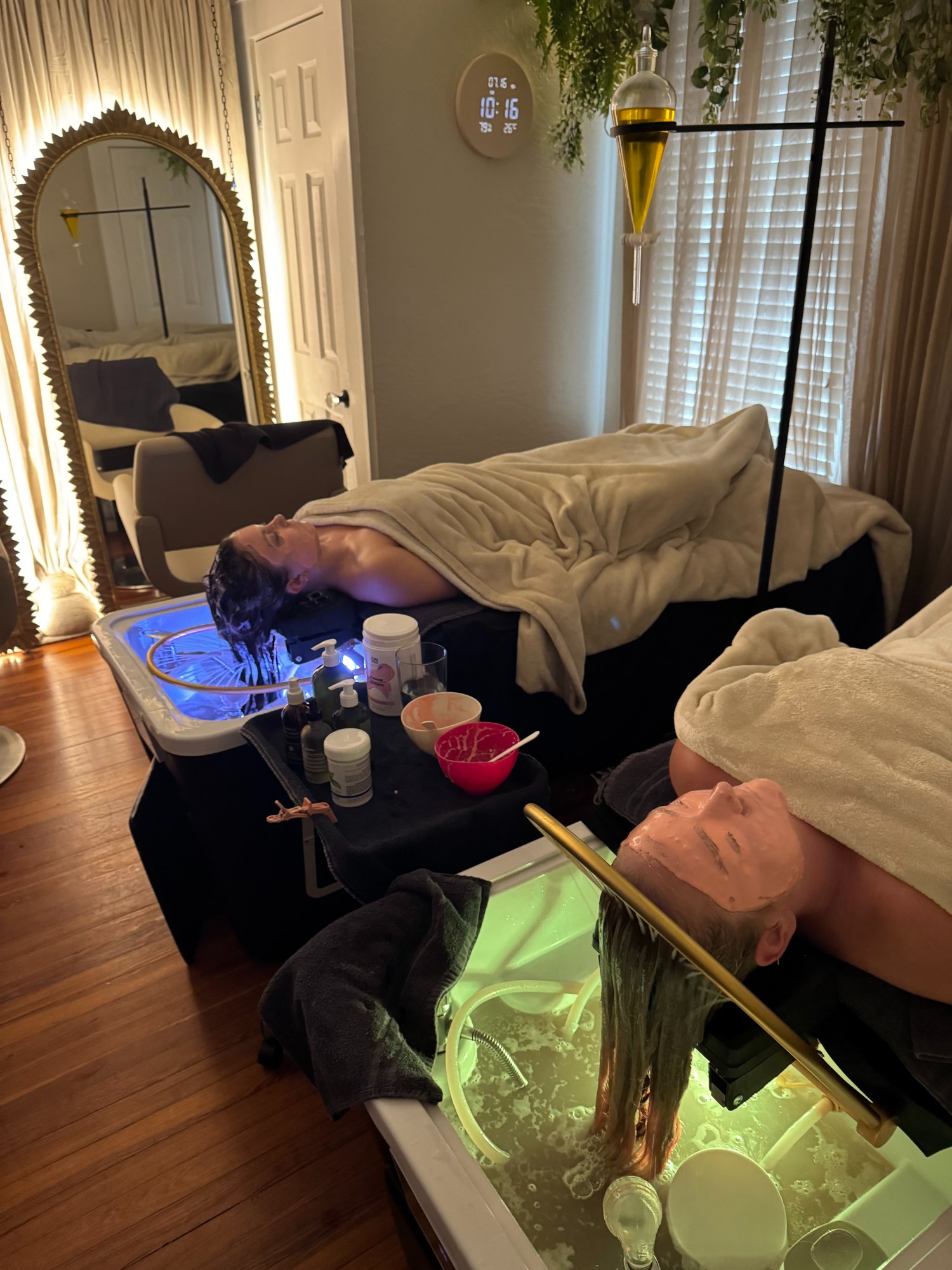 How many can do a head spa together — The Bronze Lily, St. Petersburg, FL