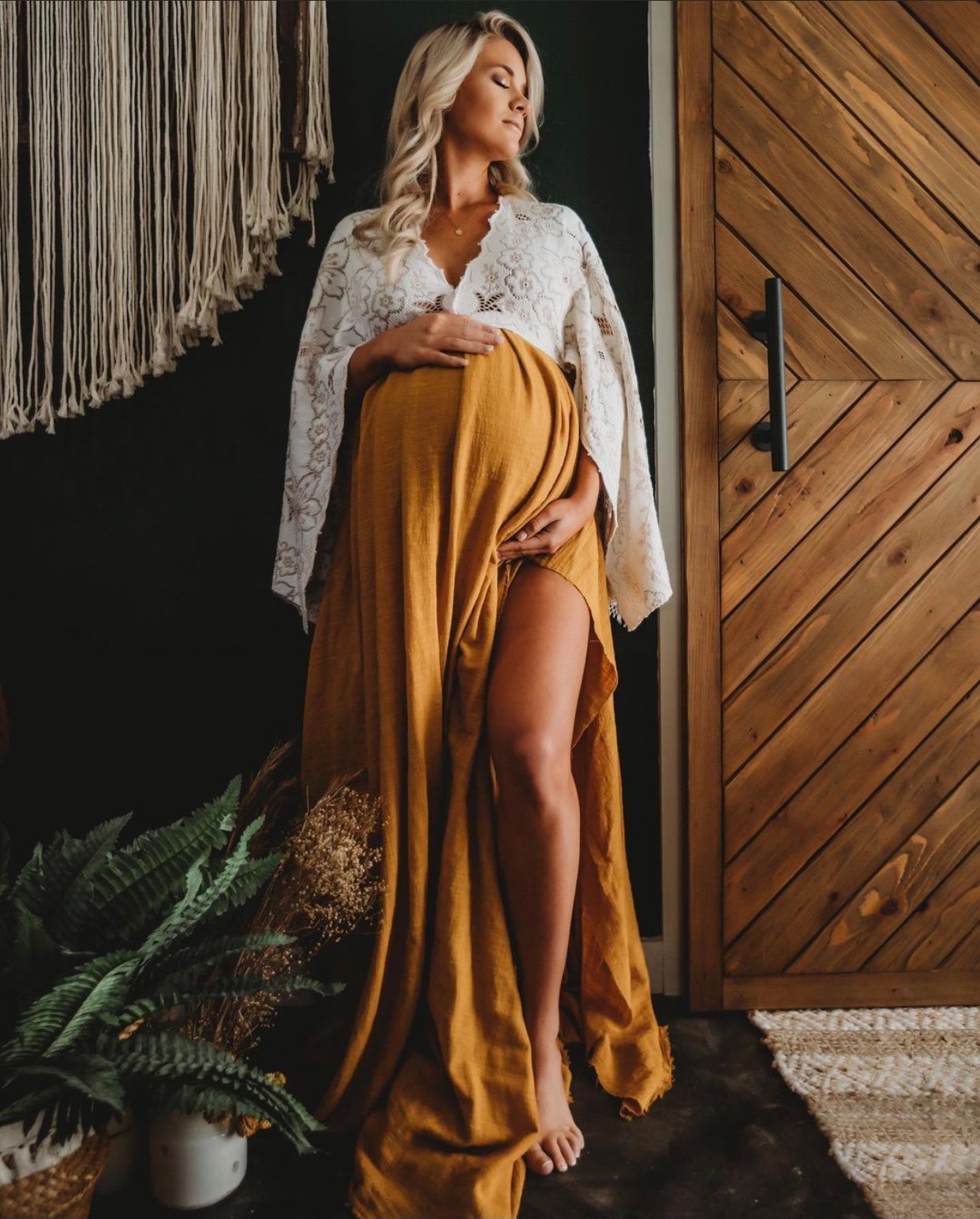 Pregnancy spray tan + maternity photos, cover — The Bronze Lily, St. Petersburg, FL
